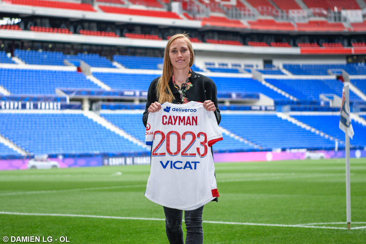 Janice Cayman pens new deal with Lyon - Footbalada